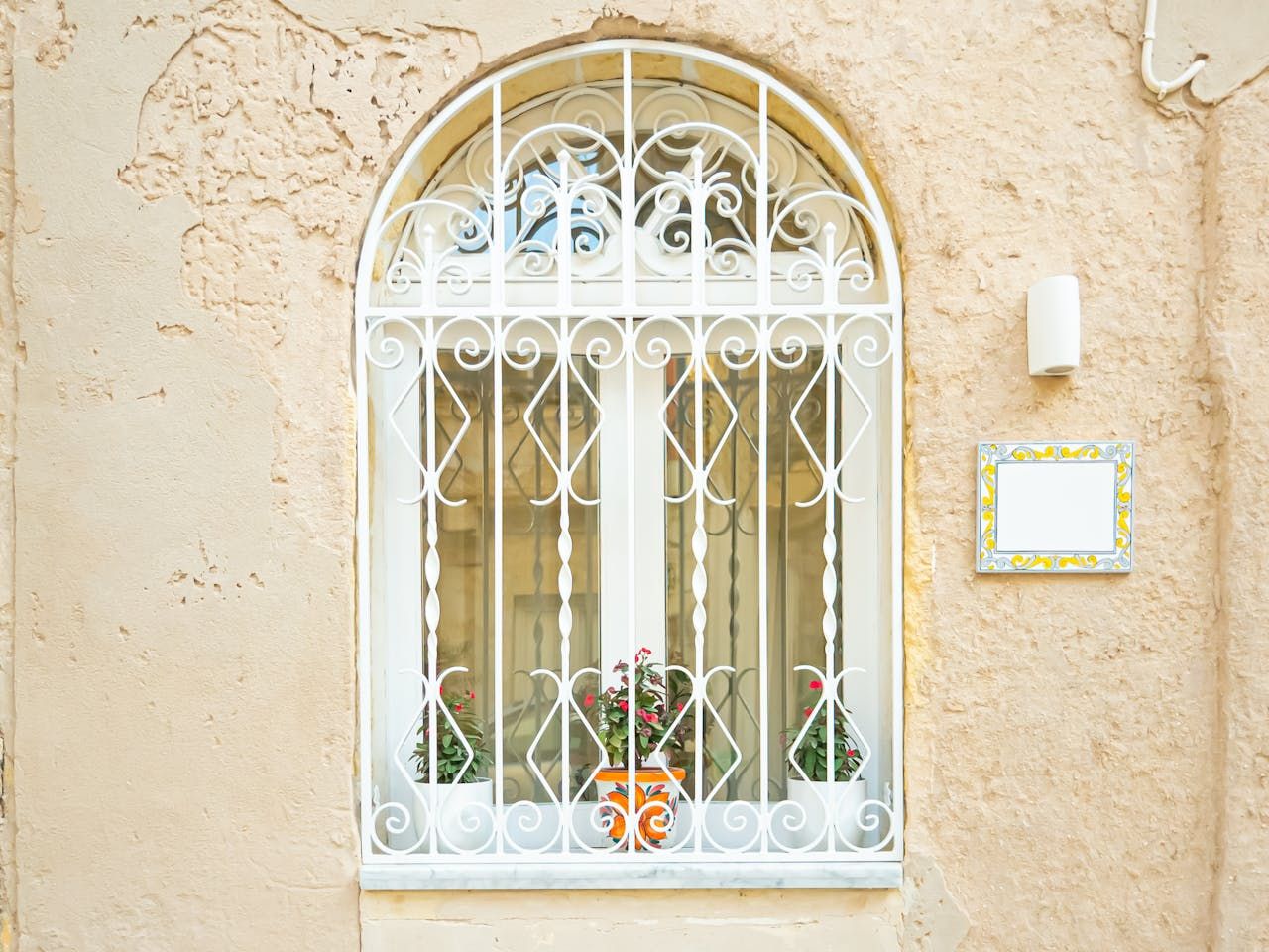 Doors windows and grill fabrication Kolkata